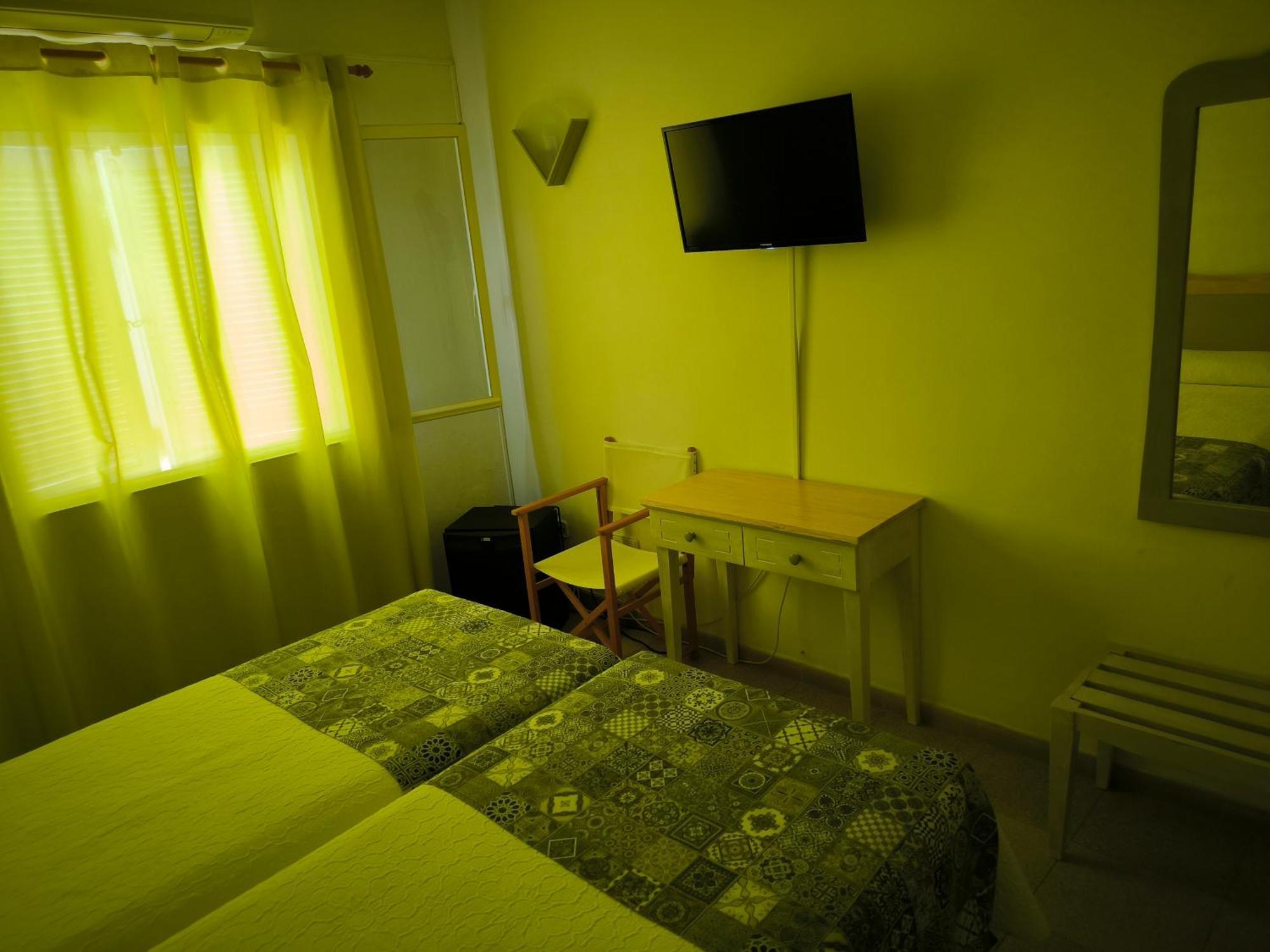 Hotel Geminis Ciutadella  Phòng bức ảnh